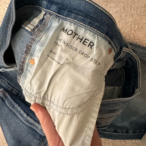 MOTHER insider crop step fray in juicin’ - Picture 7 of 8